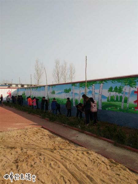 小雪街道白杨小学开展同绘白杨树,共描校园绿
