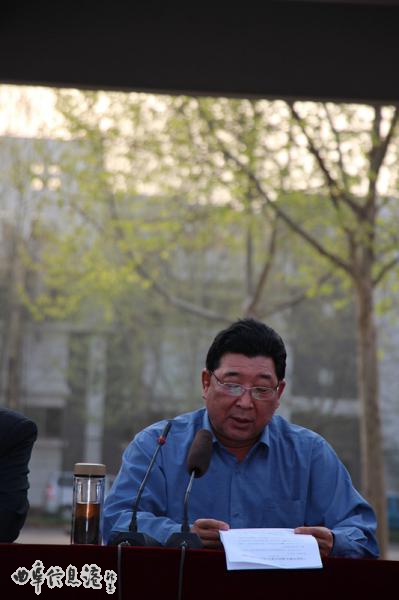 曲阜一中陈以营校长在书法训练专家动员大会上作重要讲话
