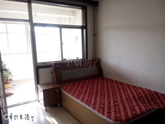 有朋路附近104平方3室简装双证齐全可贷款出